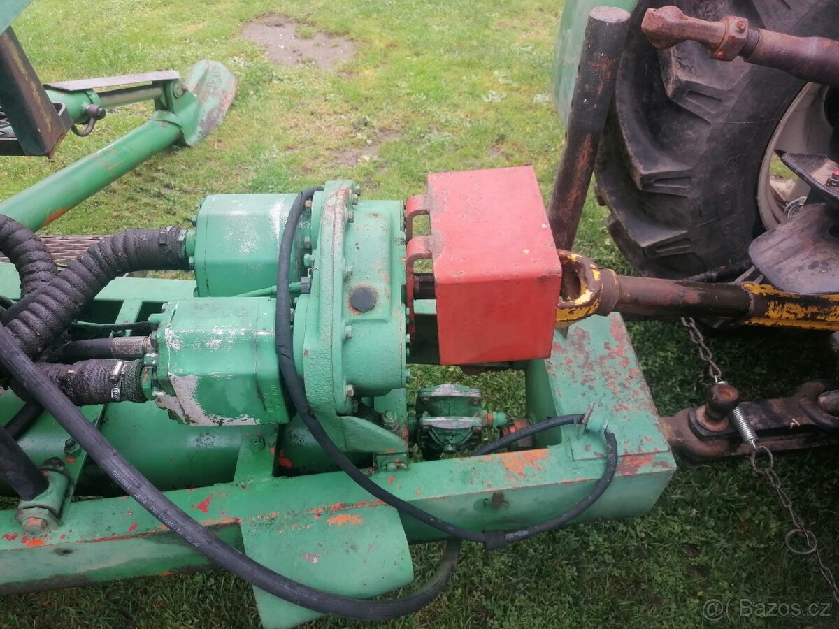 nakladač UNHZ 750 - 3