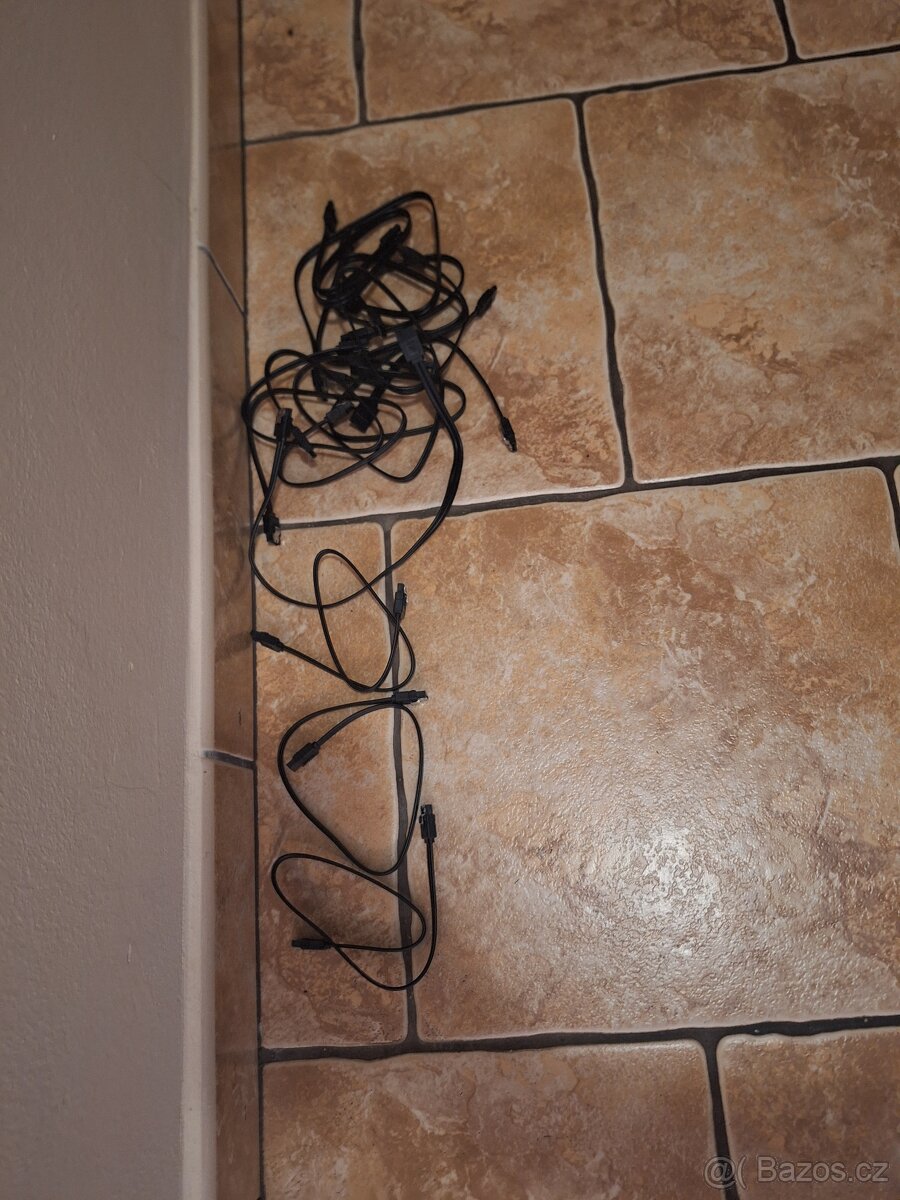 Prodám datový kabel sata - 3