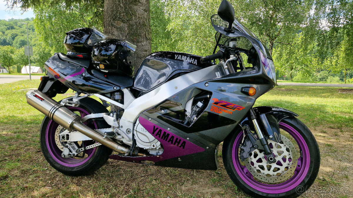 LEGENDÁRNÍ YAMAHA YZF 750r - 3