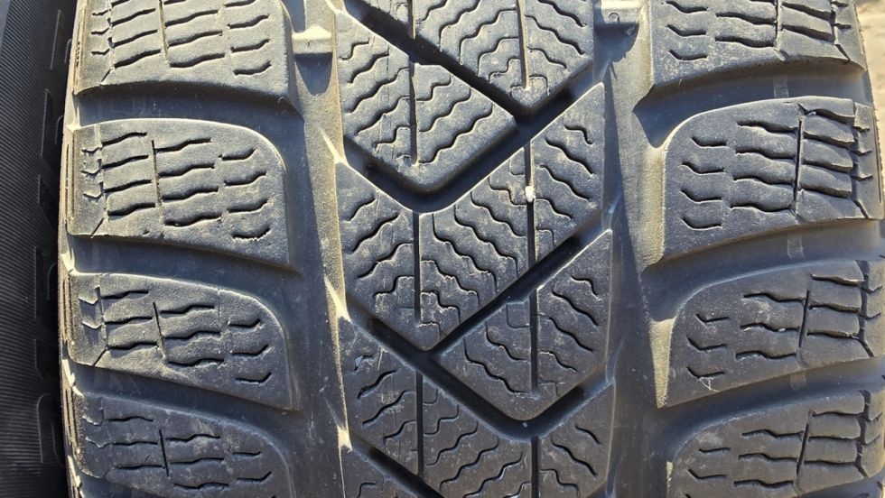 Zimní pneu 215/55/17 Pirelli - 3