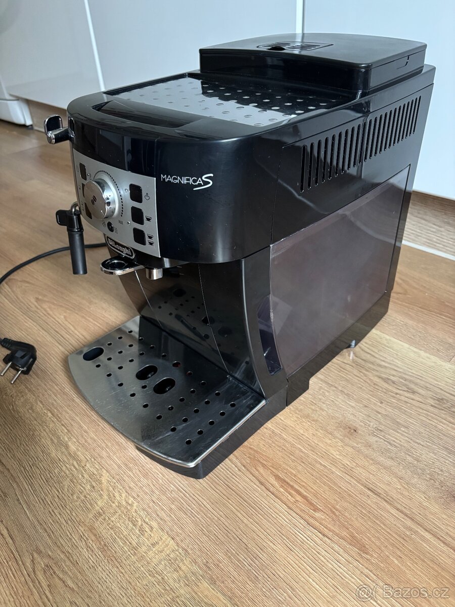 DeLonghi Magnifica S (automatický kávovar) - 3