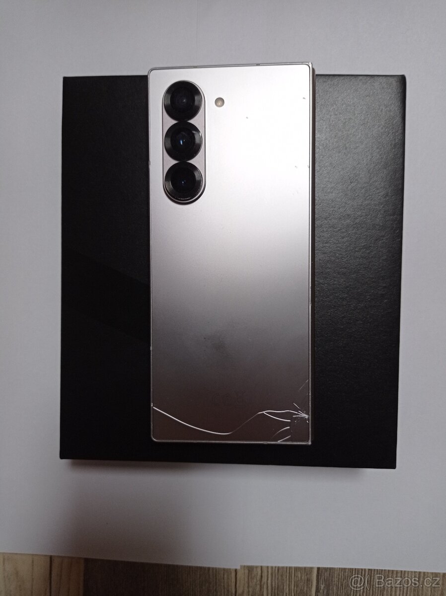 Samsung Z Fold 6 - 3