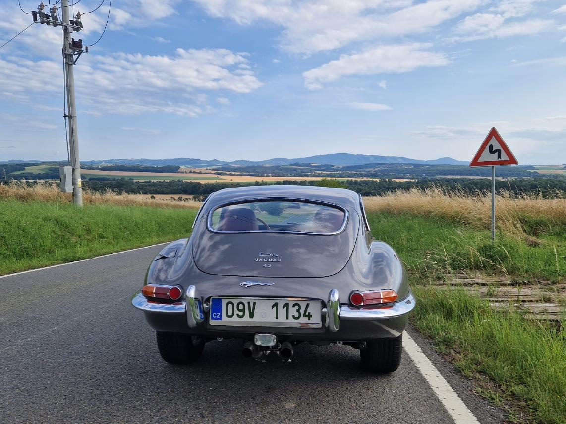Jaguar E-Type 4.2 Series 1½ (1967) - 3