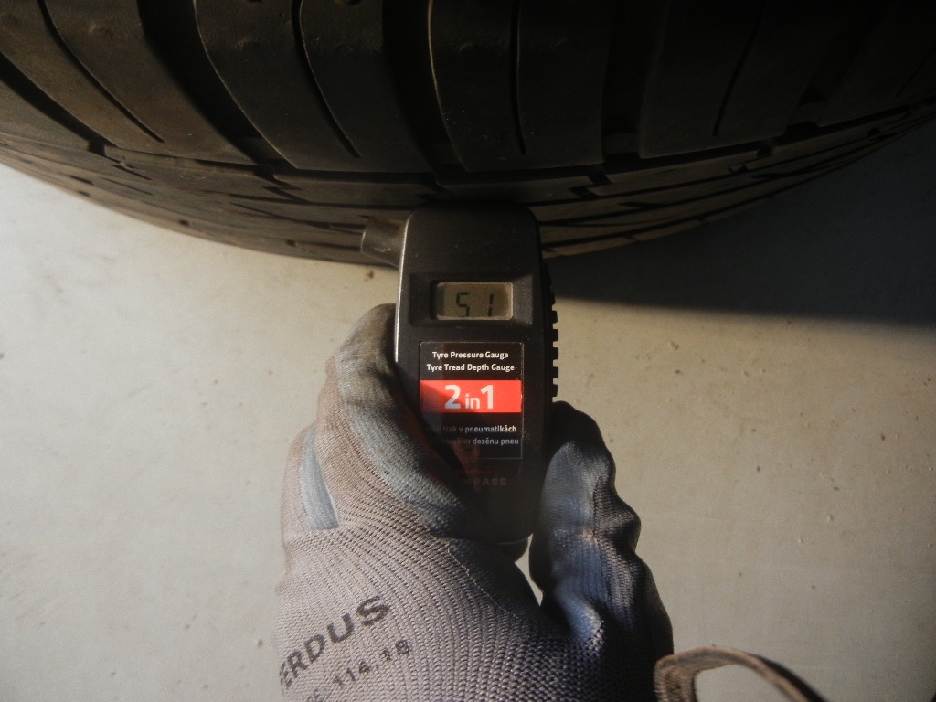 Letní pneu Continental 295/45R20 - 3