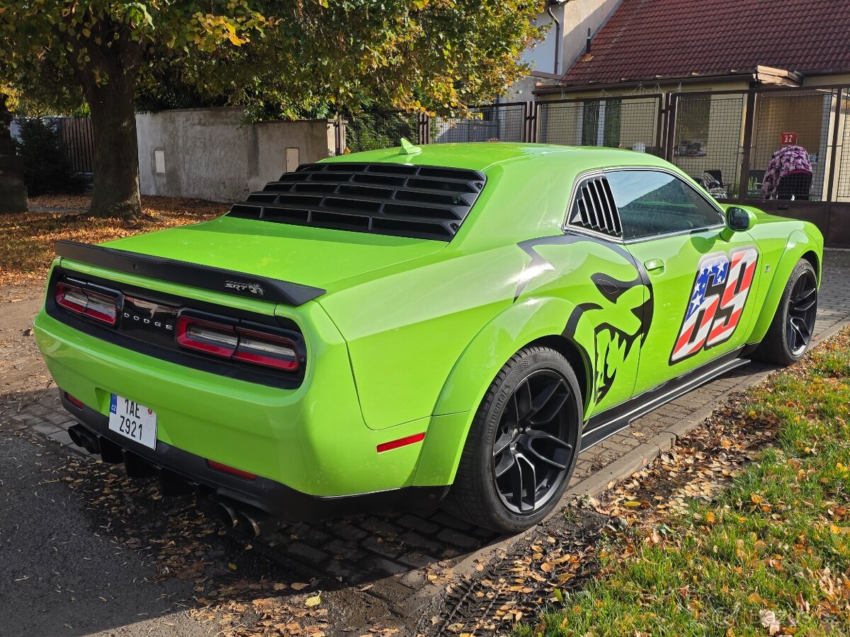 Dodge Challenger SRT 6,4 HEMI scat pack - 3
