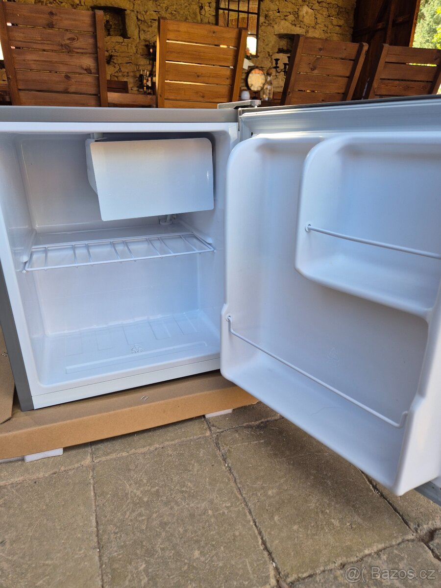 Lednička Philco PSB 401 EX Cube - 3