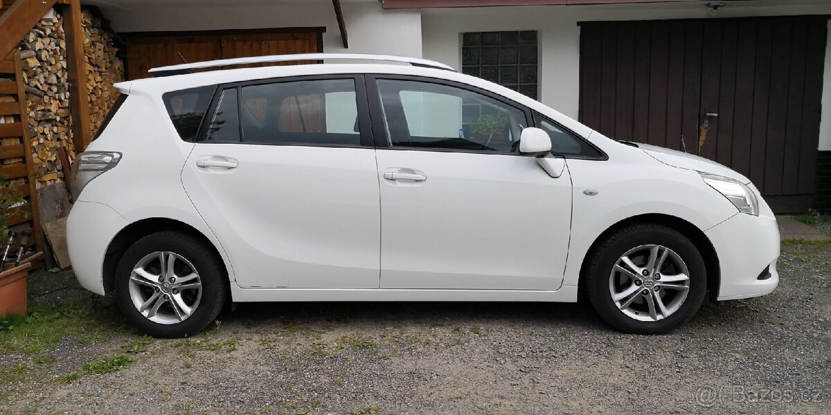 Toyota verso 2011, 2.0 d 4d, 93kw, nafta - 3