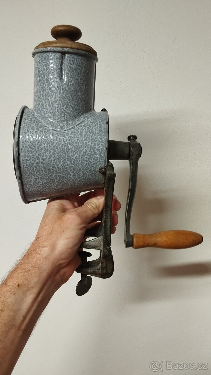 Velmi starý velký mlýnek na strouhanku IDA - 3