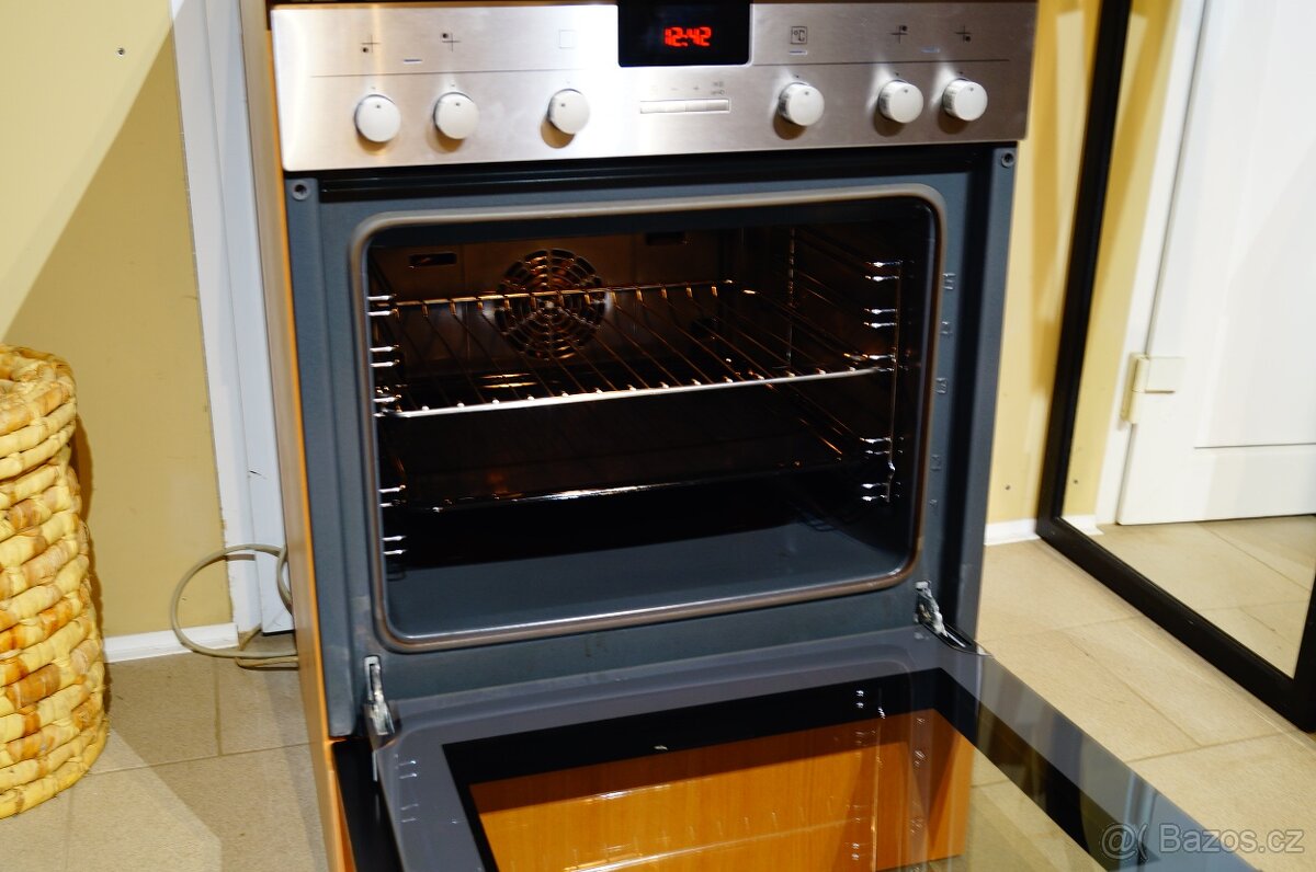 Siemens nerezový vestavný sporák HE23AB510 - 3