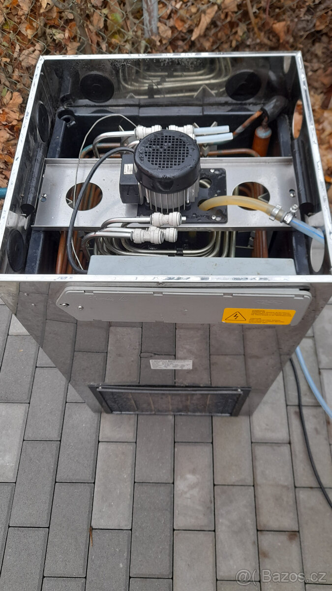 PRODÁM VODNÍ VÝČEPNÍ ZAŘÍZENÍ VČETNĚ 3 KOBRY A KOMPRESORU - 3