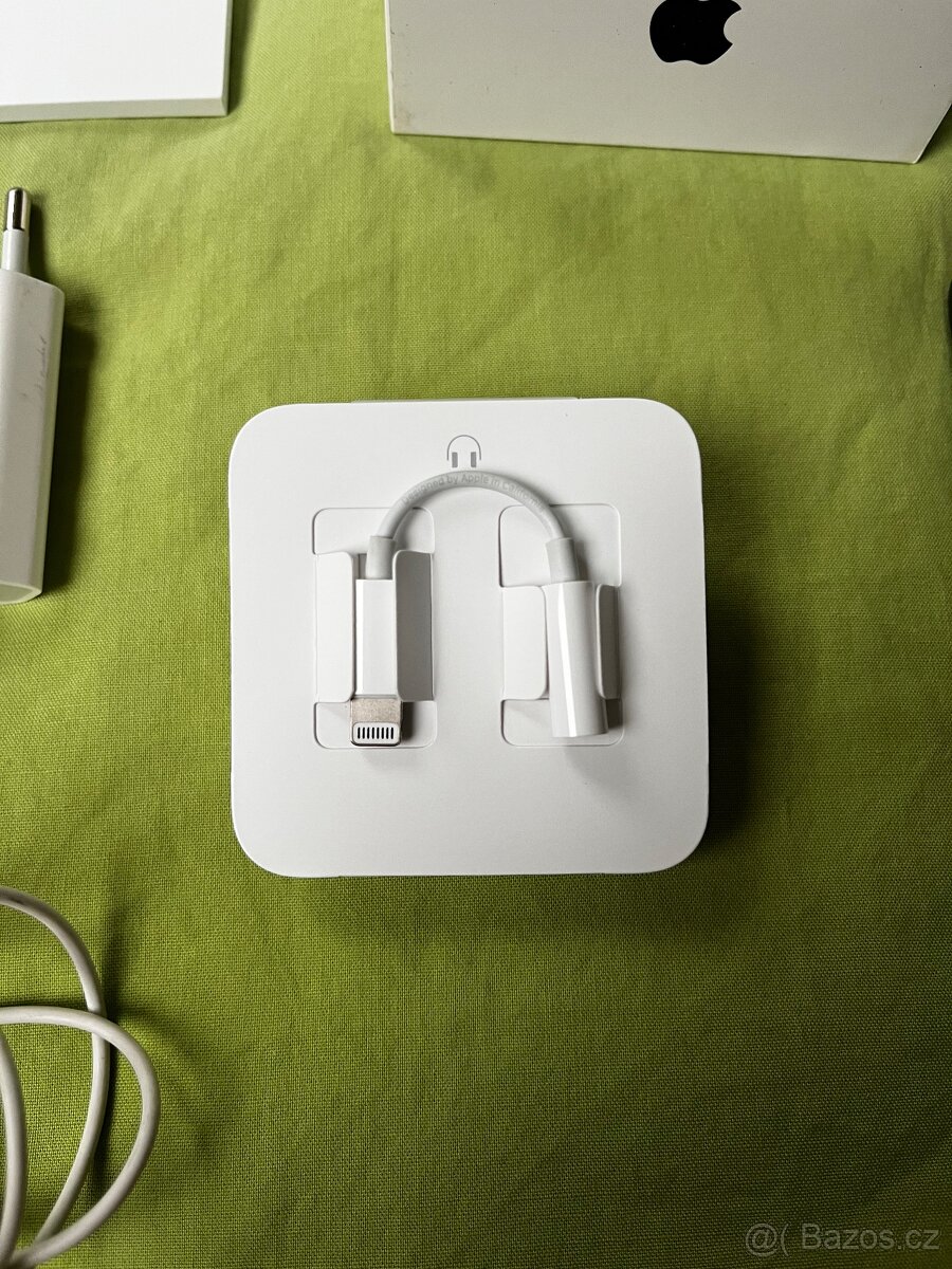 Apple iPhone X 64GB vesmírně šedý - 3