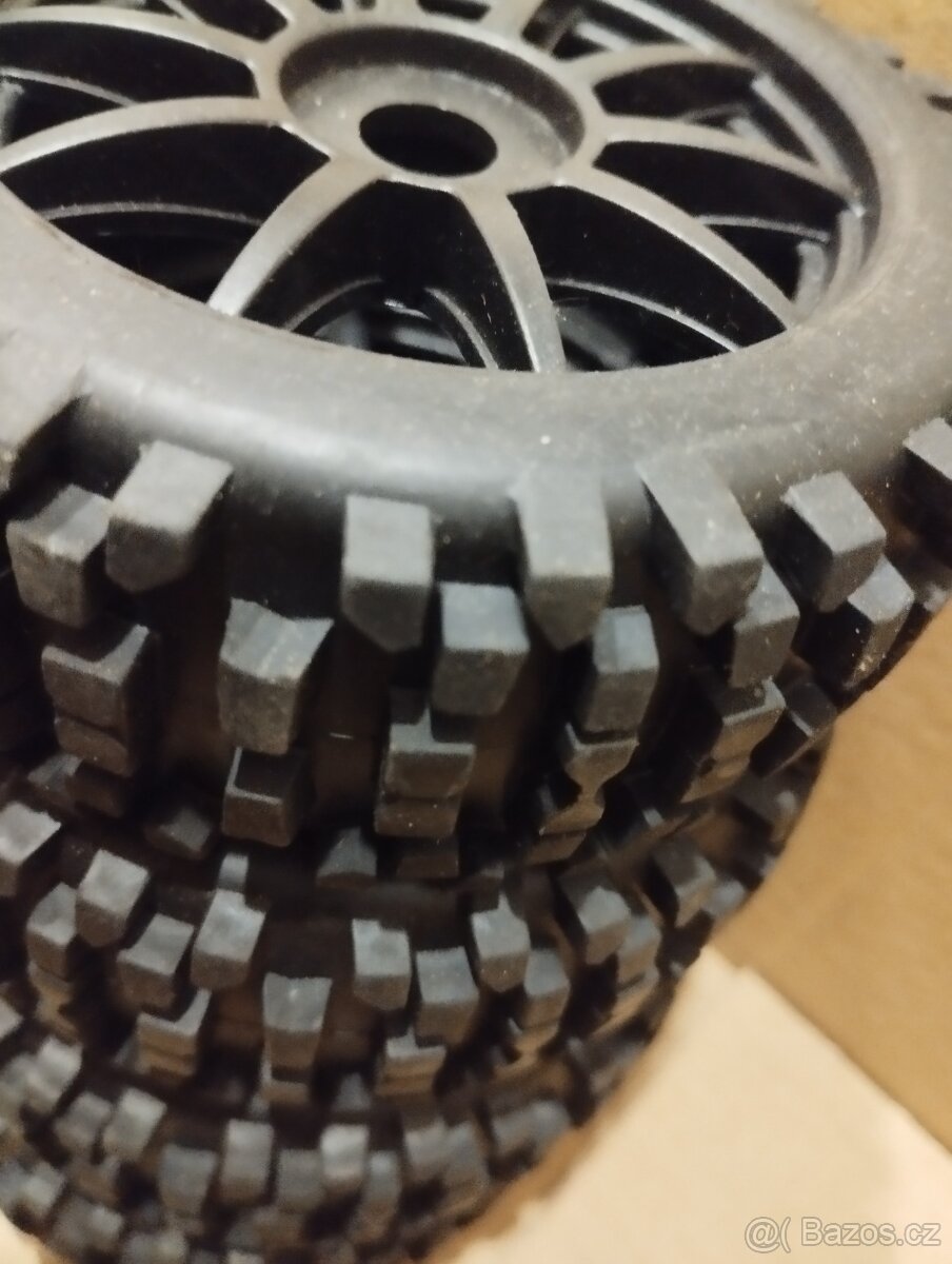 Palivo a pneumatiky na RC auto - 3