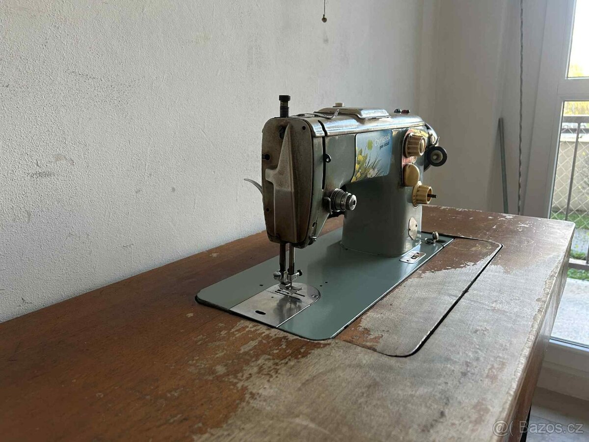 Šicí stroj Lada s elektrickým pohonem - 3