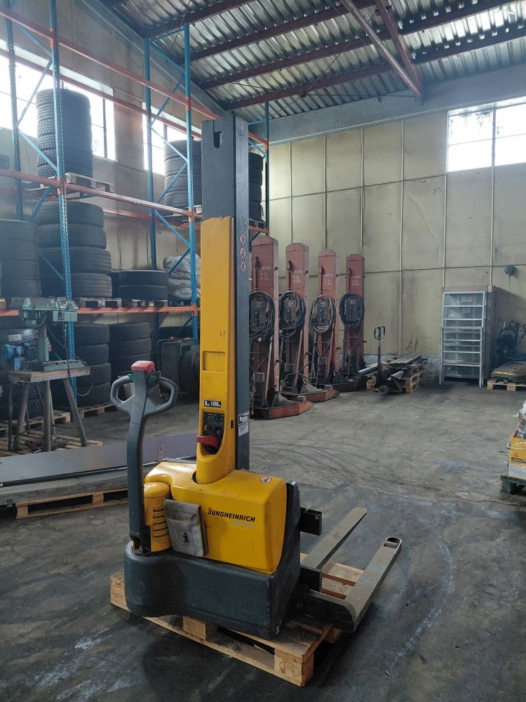 Jungheinrich EMC B10 - 3