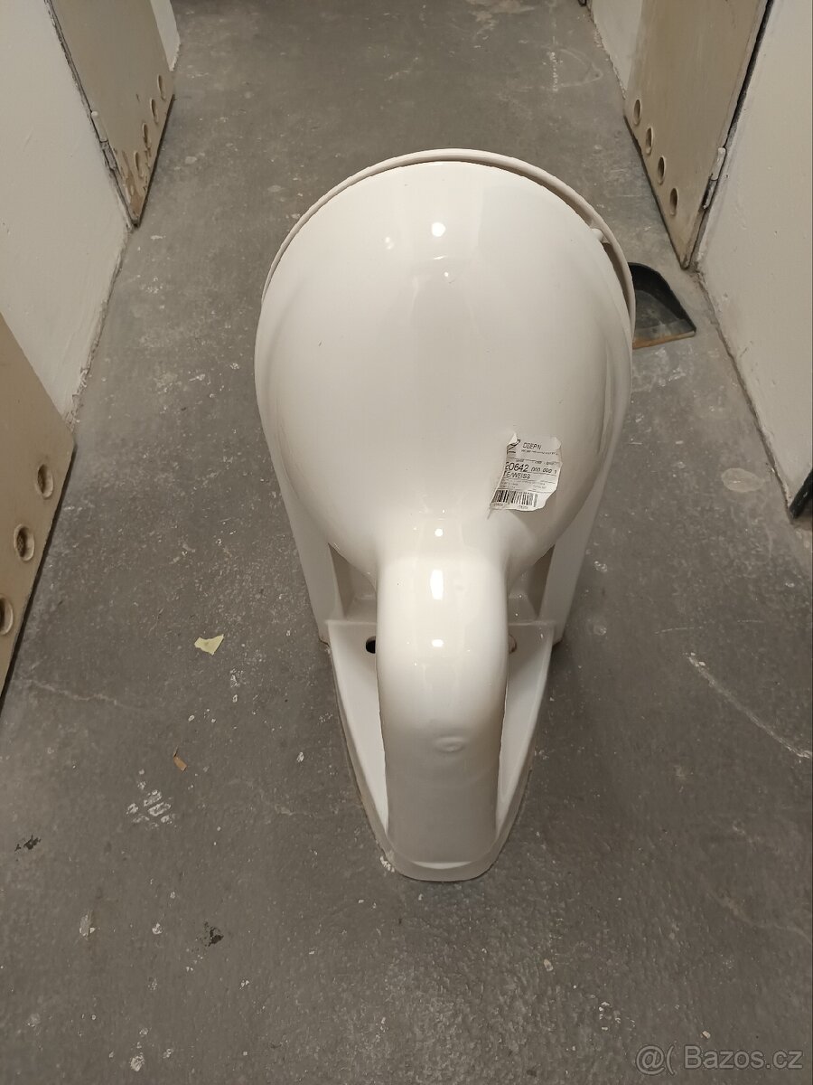 Závěsná, bezbariérová WC mísa Jika Deep
- 3