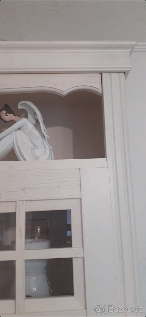 Závěsná vitrína - 3