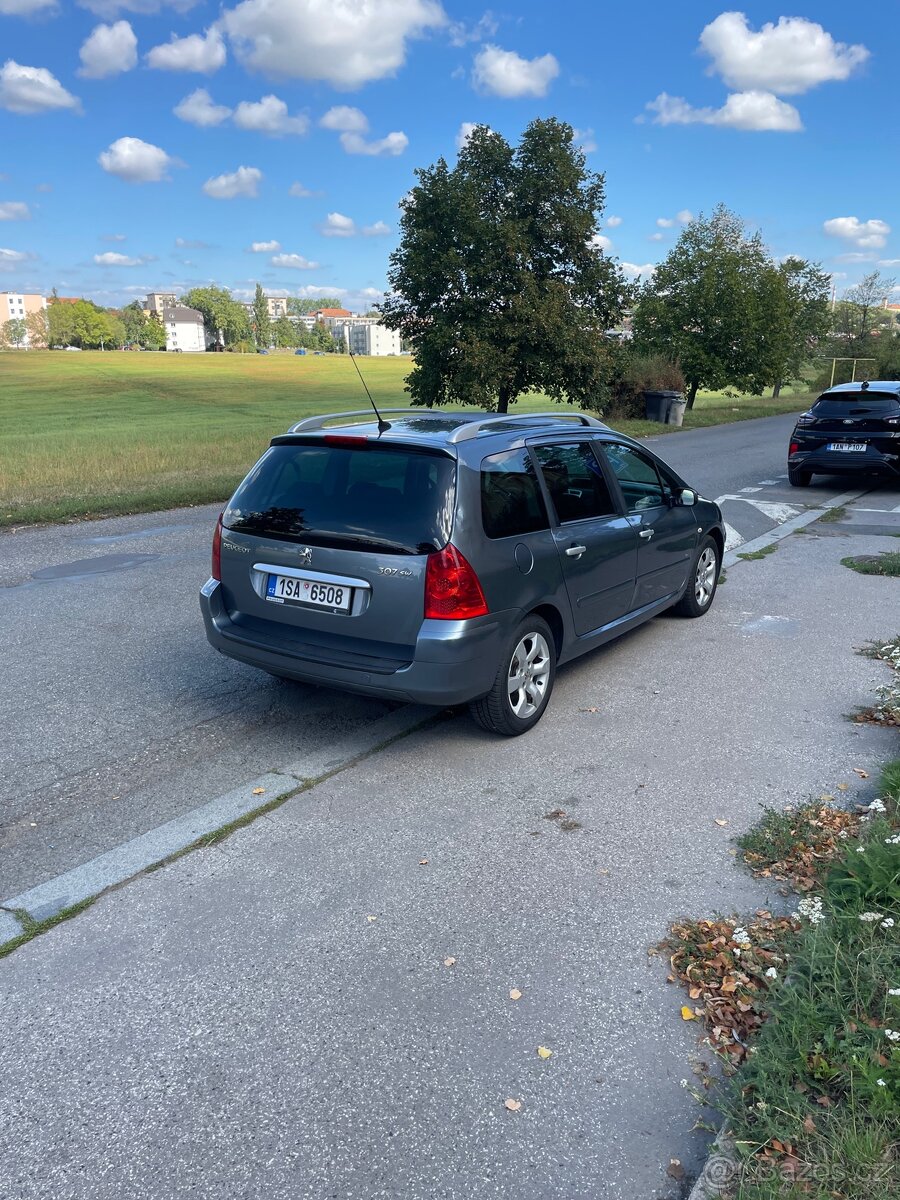 Peugeot 307, 7 místné - 3