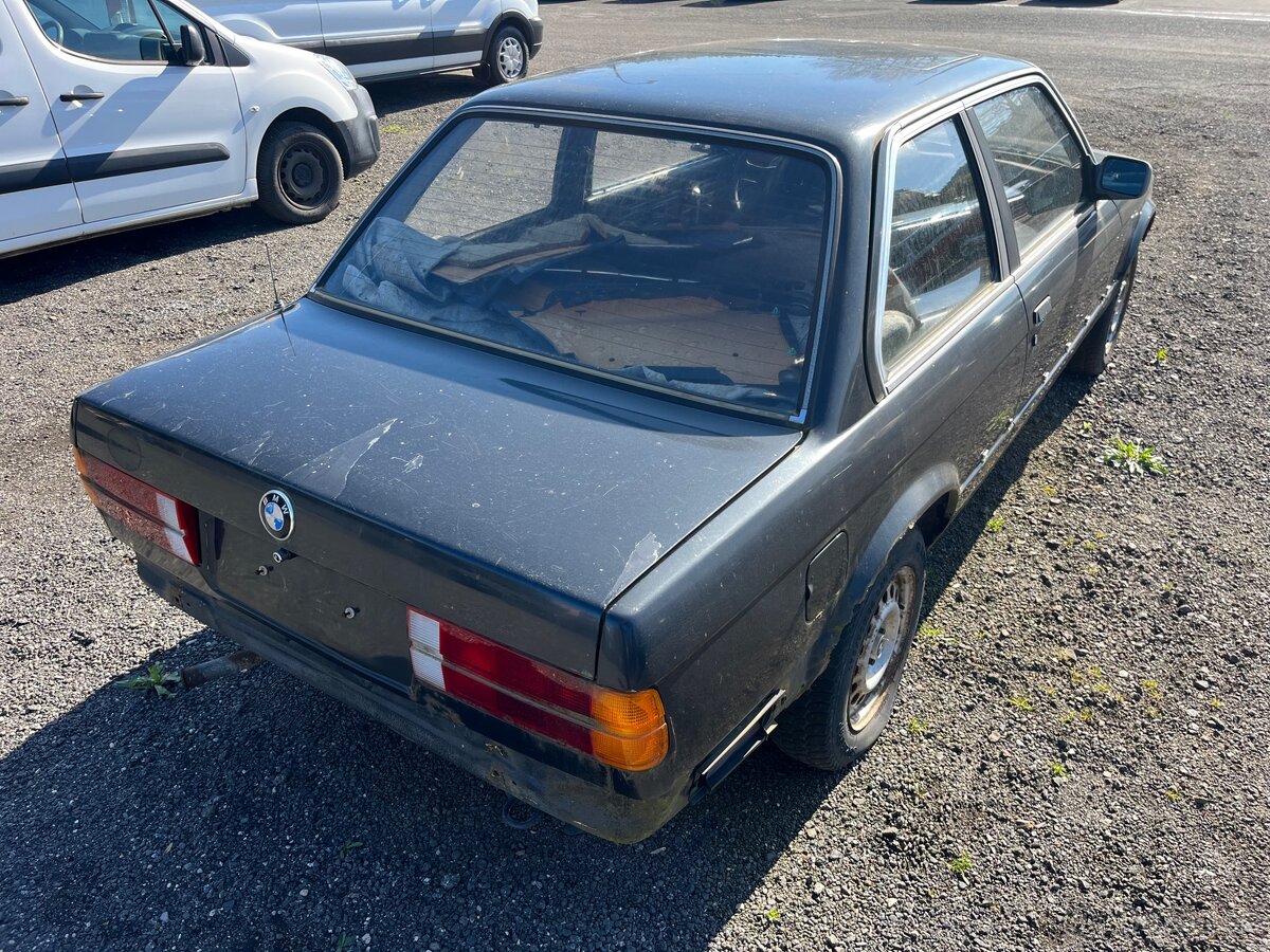 BMW E30 318i Coupe chromák - 3