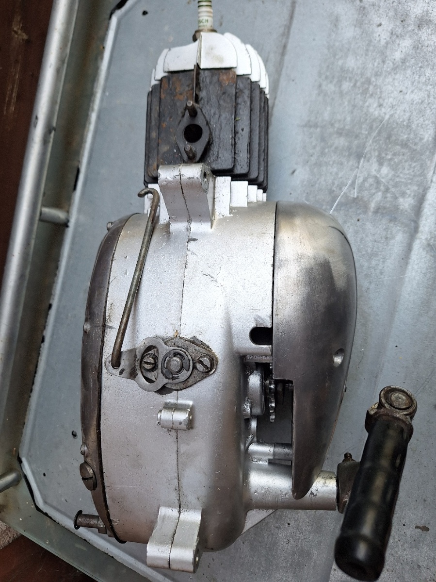 Jawa 550 motor - 3