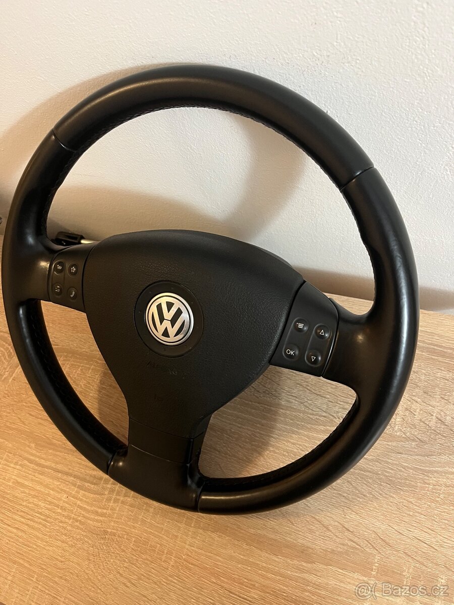 Tříramenný kožený volant VW (multifunkční) - 3