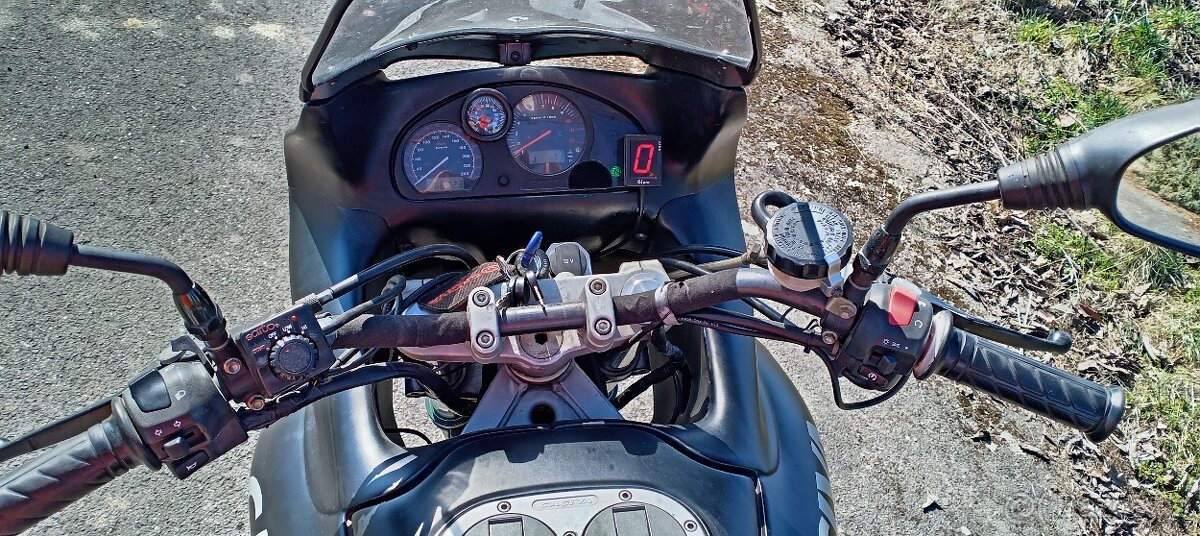 Cagiva navigátor 1000 suzuki 100k