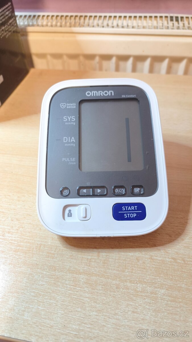 Měřič krevního tlaku Omron M6 Comfort - 3