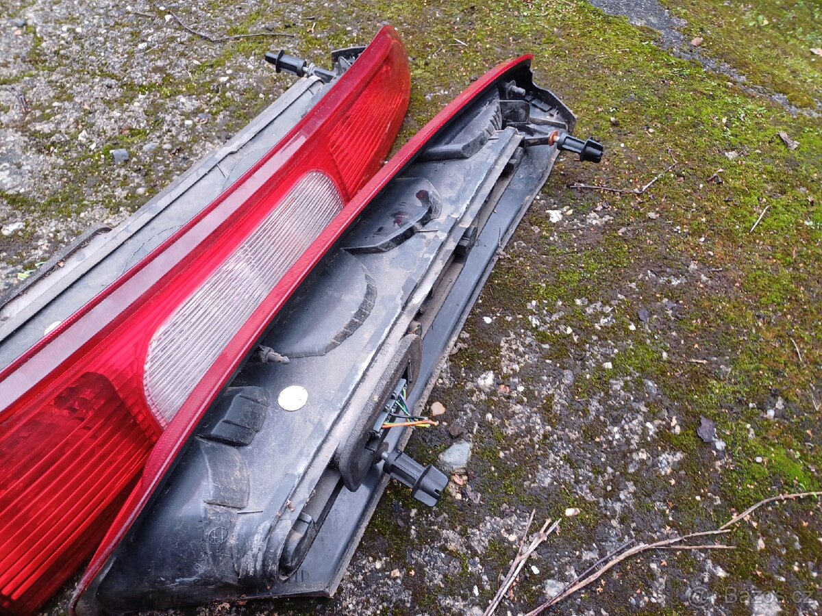 Pravé zadní světlo na Ford C-Max - 3