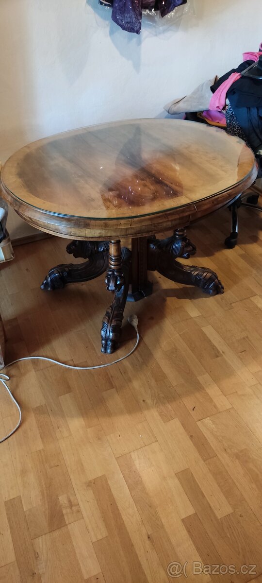 Jídelní stůl - 3