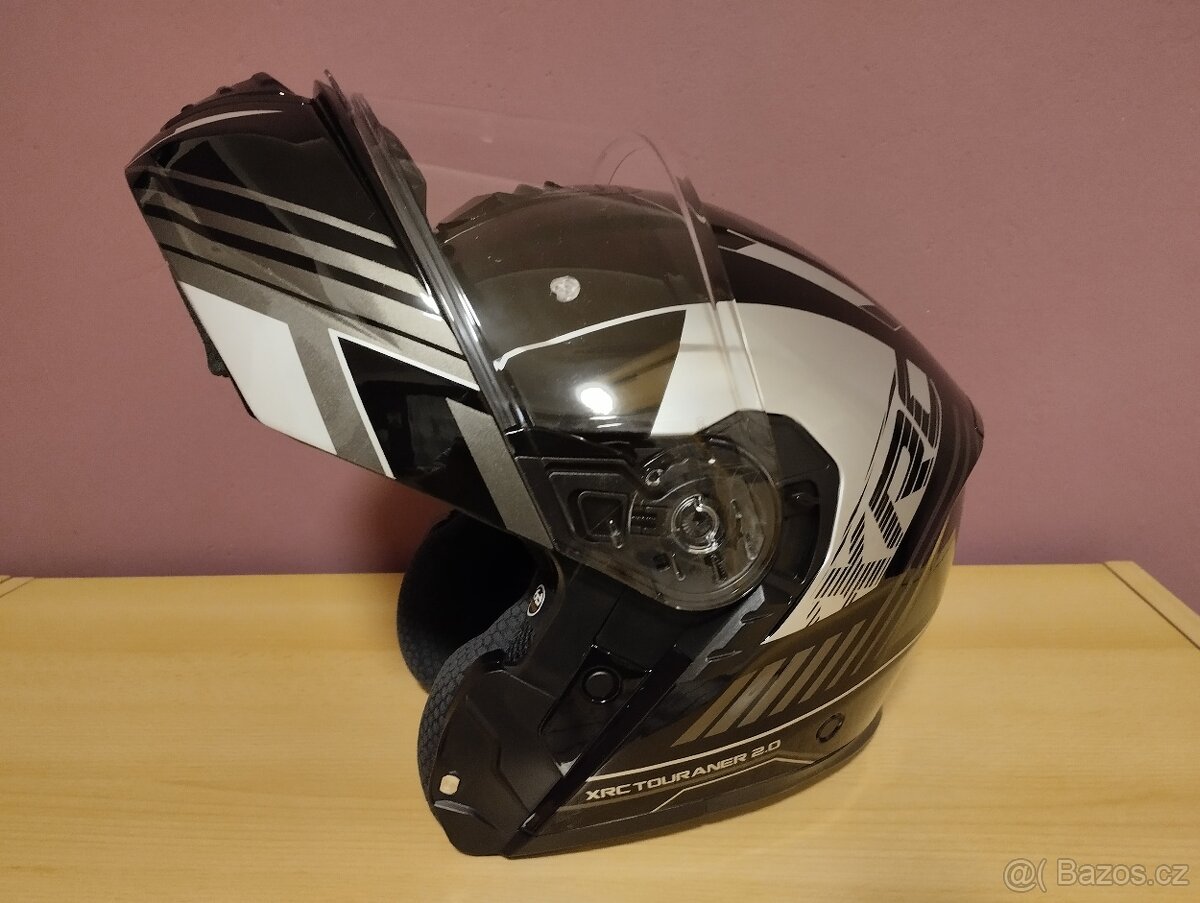 VYKLÁPĚCÍ HELMA - XRC - 3