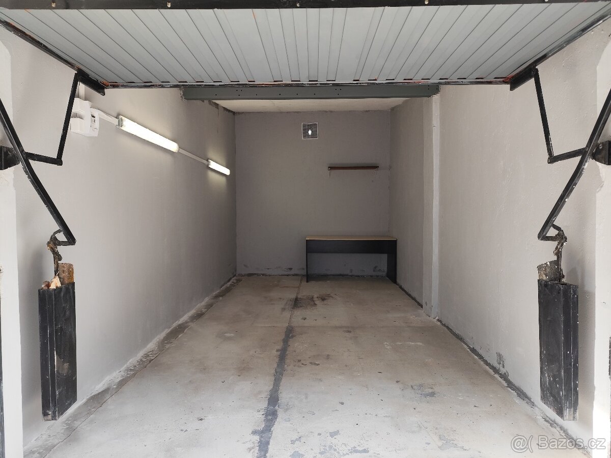 Garáž - Ihned k pronájmu - 3