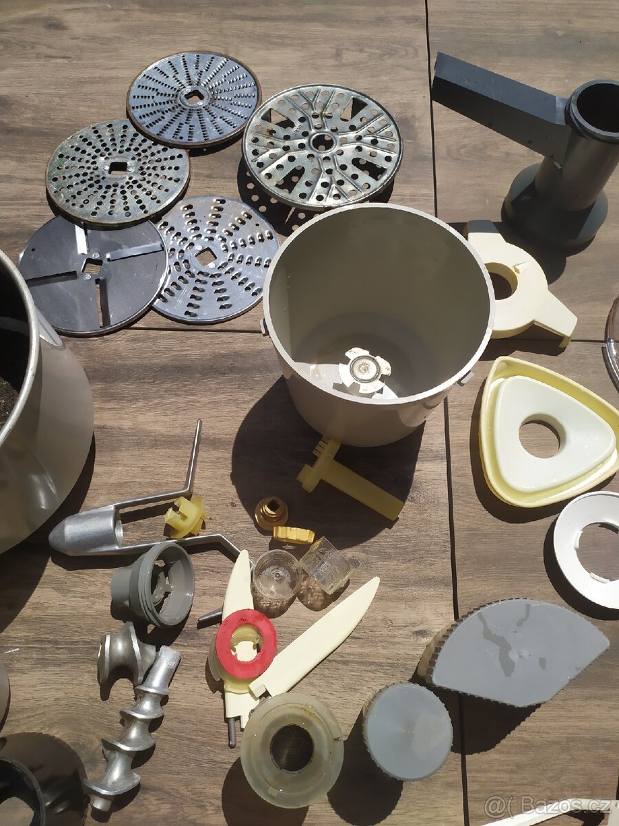 Kuchyňský retro robot - 3