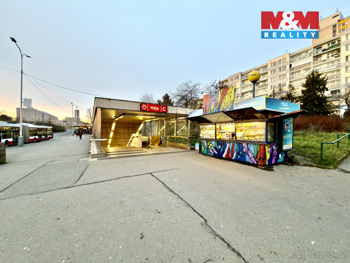 Prosperující trafika přímo u vstupu do metra, Praha 4 - Háje - 3