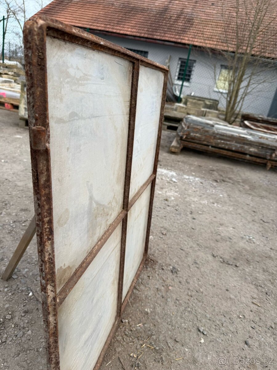 Tovární okno 46 - 3