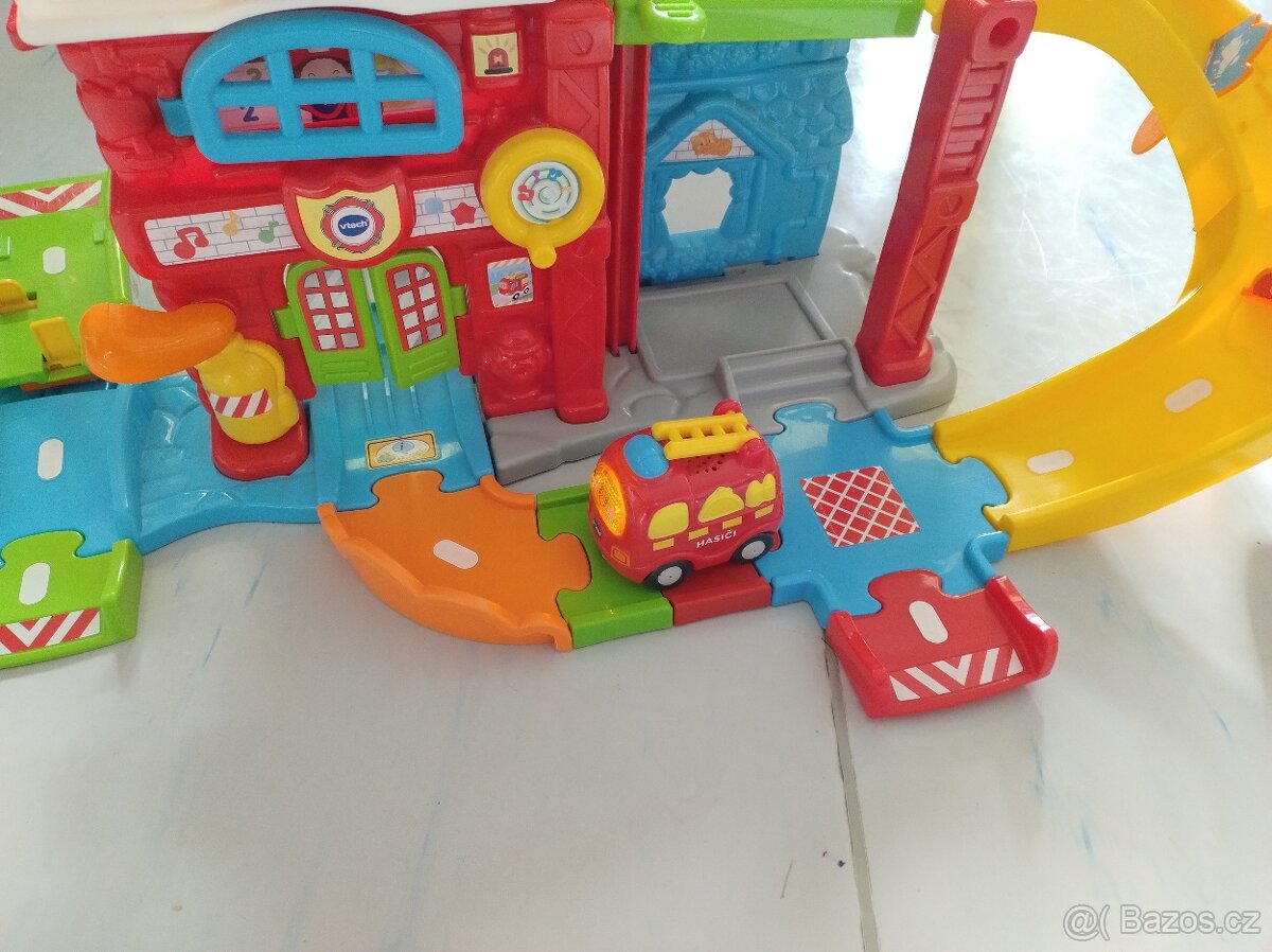 Hasičská stanice Vtech pro tu tut autíčka - 3