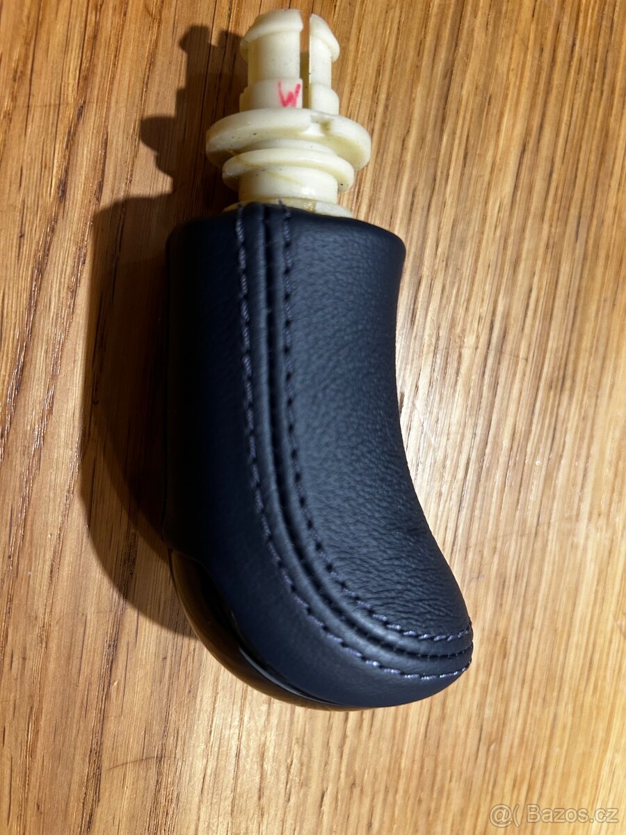 Prodám hlavici řadící páky Octavia 1 -nová - 3