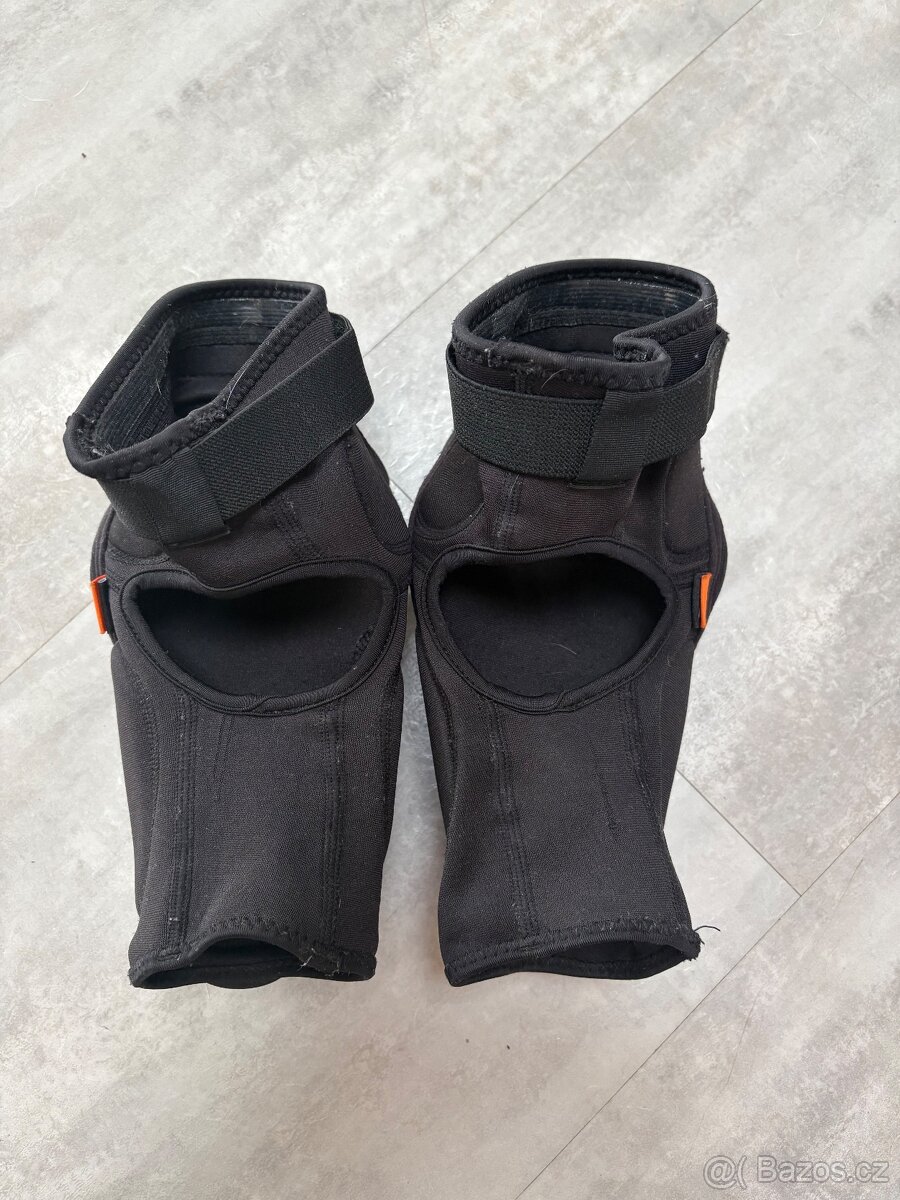 Fox chranice na kolena D30 - 3