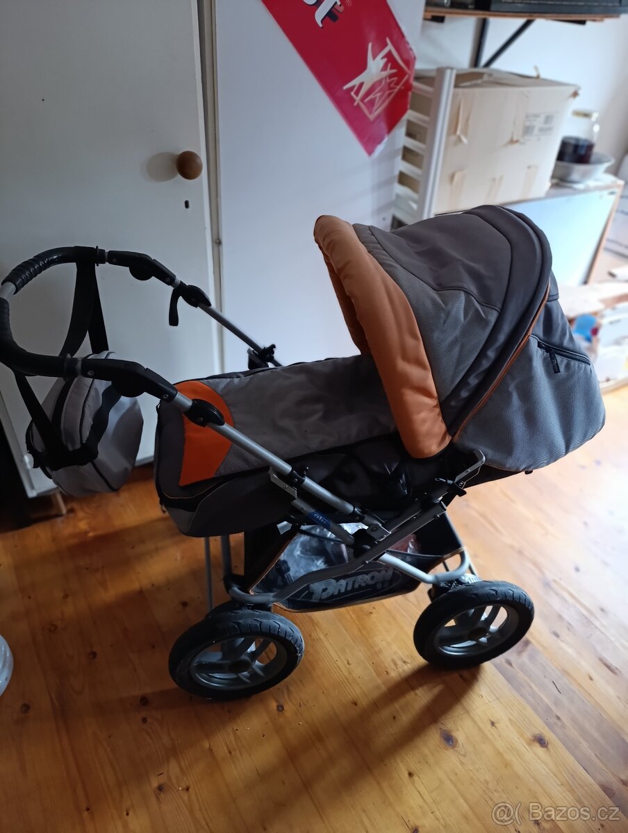 Prodám zachovalý kočárek. - 3