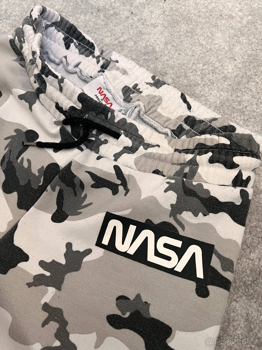 tepláky NASA Primark - 3