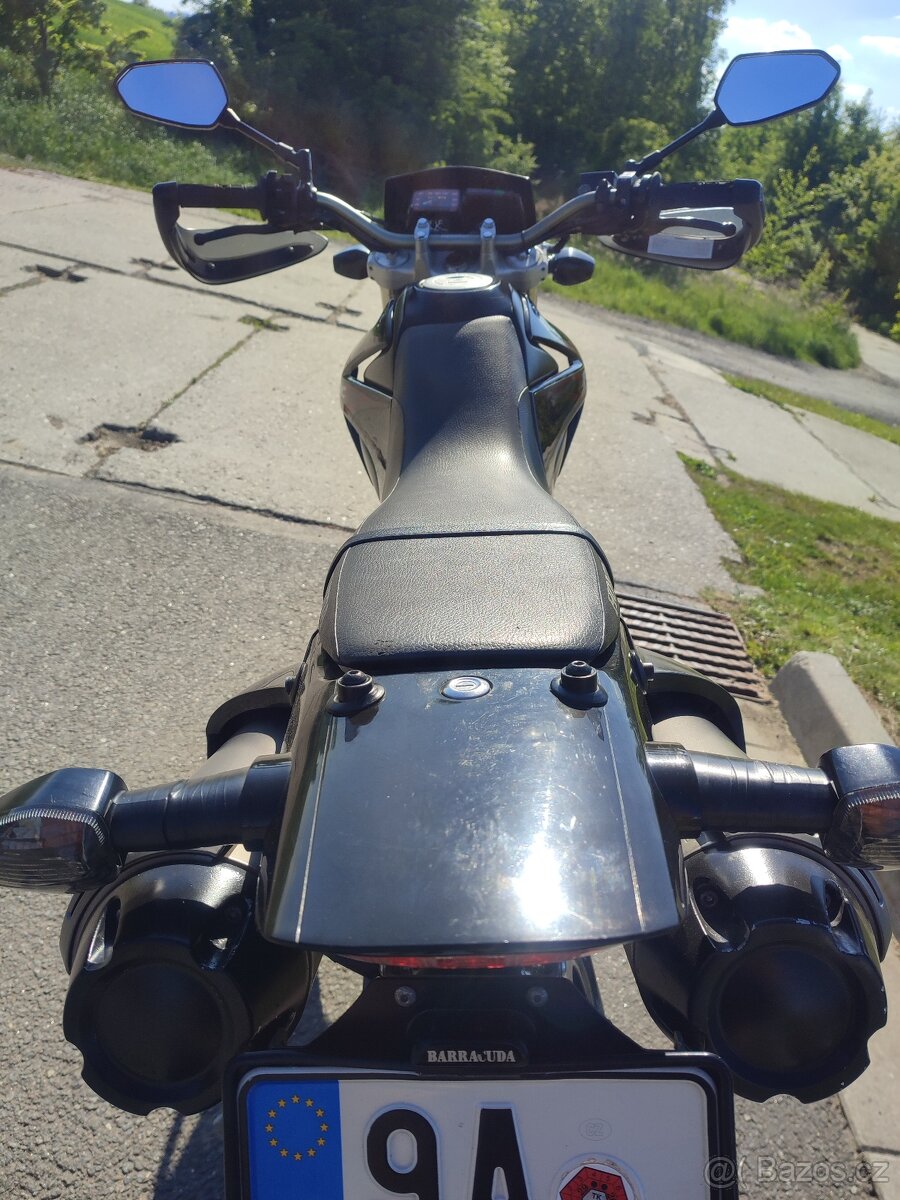 Honda FMX 650 v zachovalém stavu.