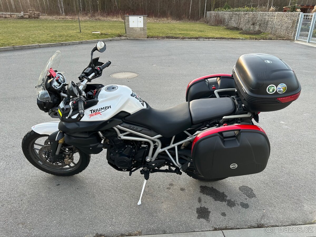 Triumph tiger 800
