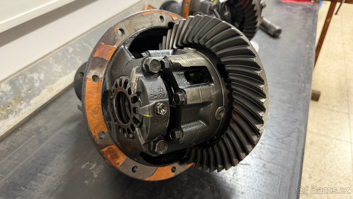 Diferenciáli na HZJ 79 Land Cruiser