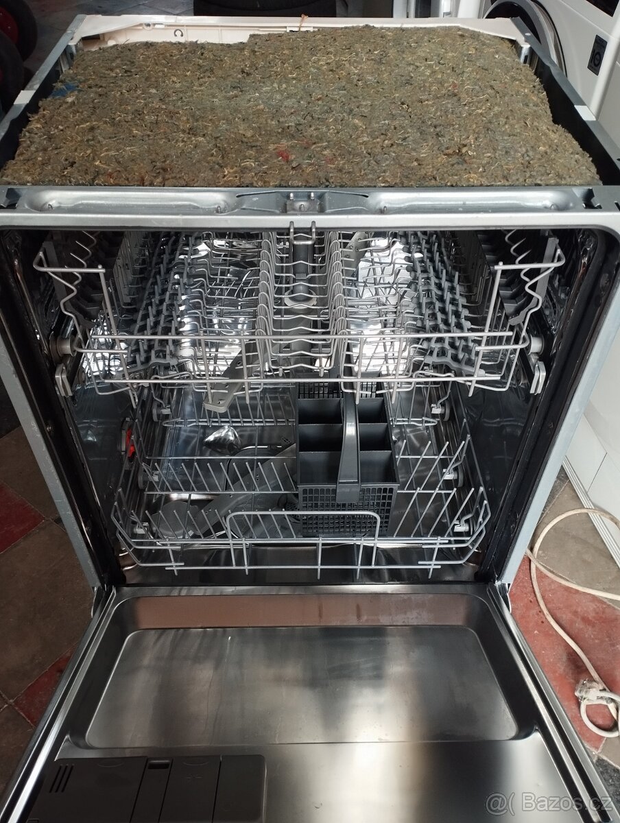 Vestavná nerezová myčka Electrolux - 3