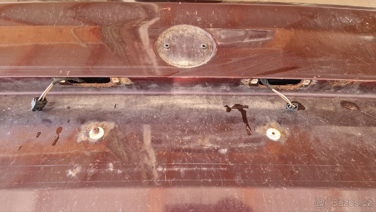 BMW E34 - zadni kapota - 3