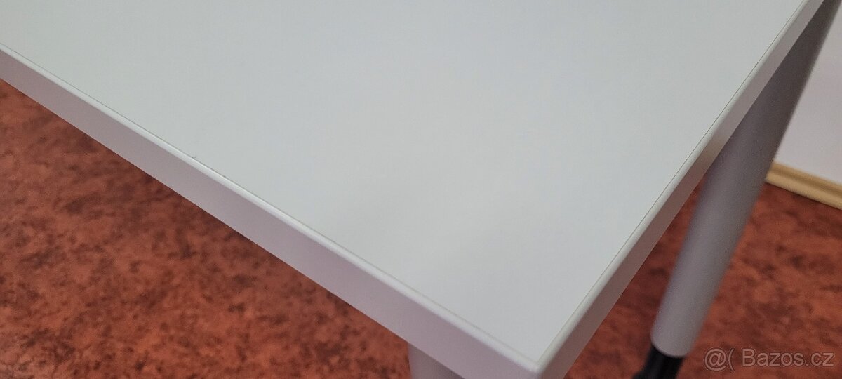 Kancelářský stůl - 3