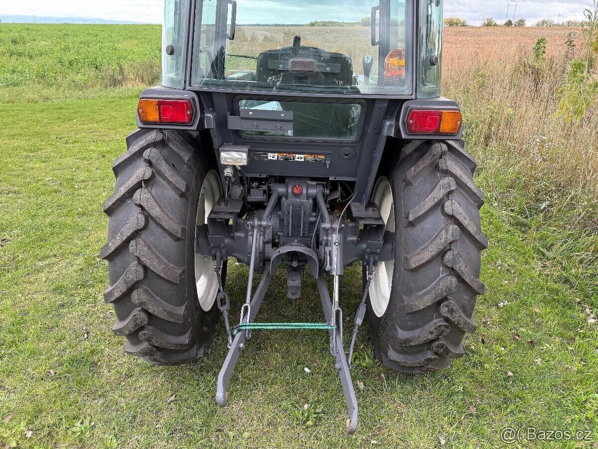 Malotraktor kubota GL467 S čelním nakladačem 800kg - 3