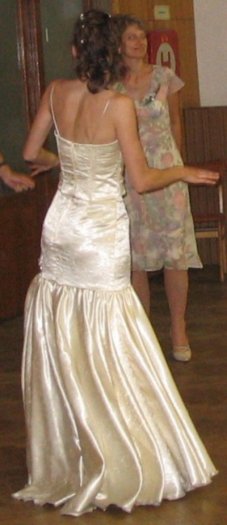 SVATEBNÍ ŠATY vel. S-M - 3