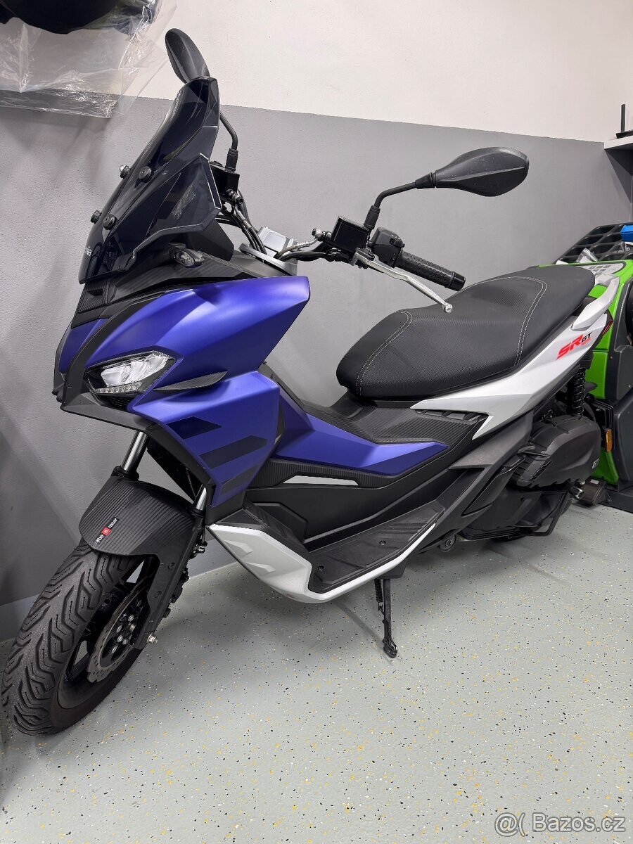 Aprilia sr gt125 - 3