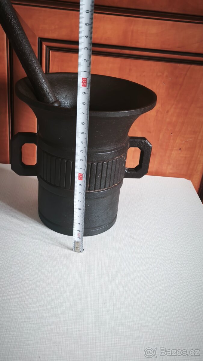 4 + starožitný litinový hmoždíř. - 3