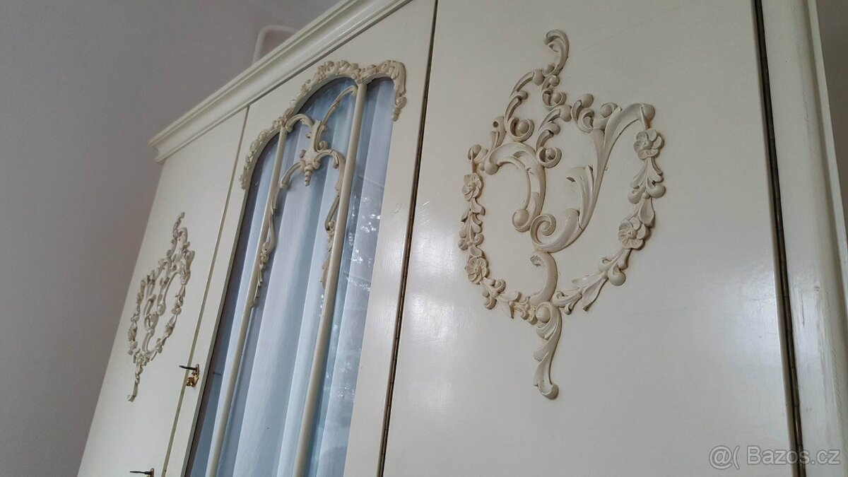 Starožitná skříň - 3