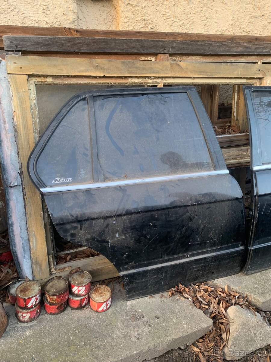BMW E30 dveře - pouze volat - 3